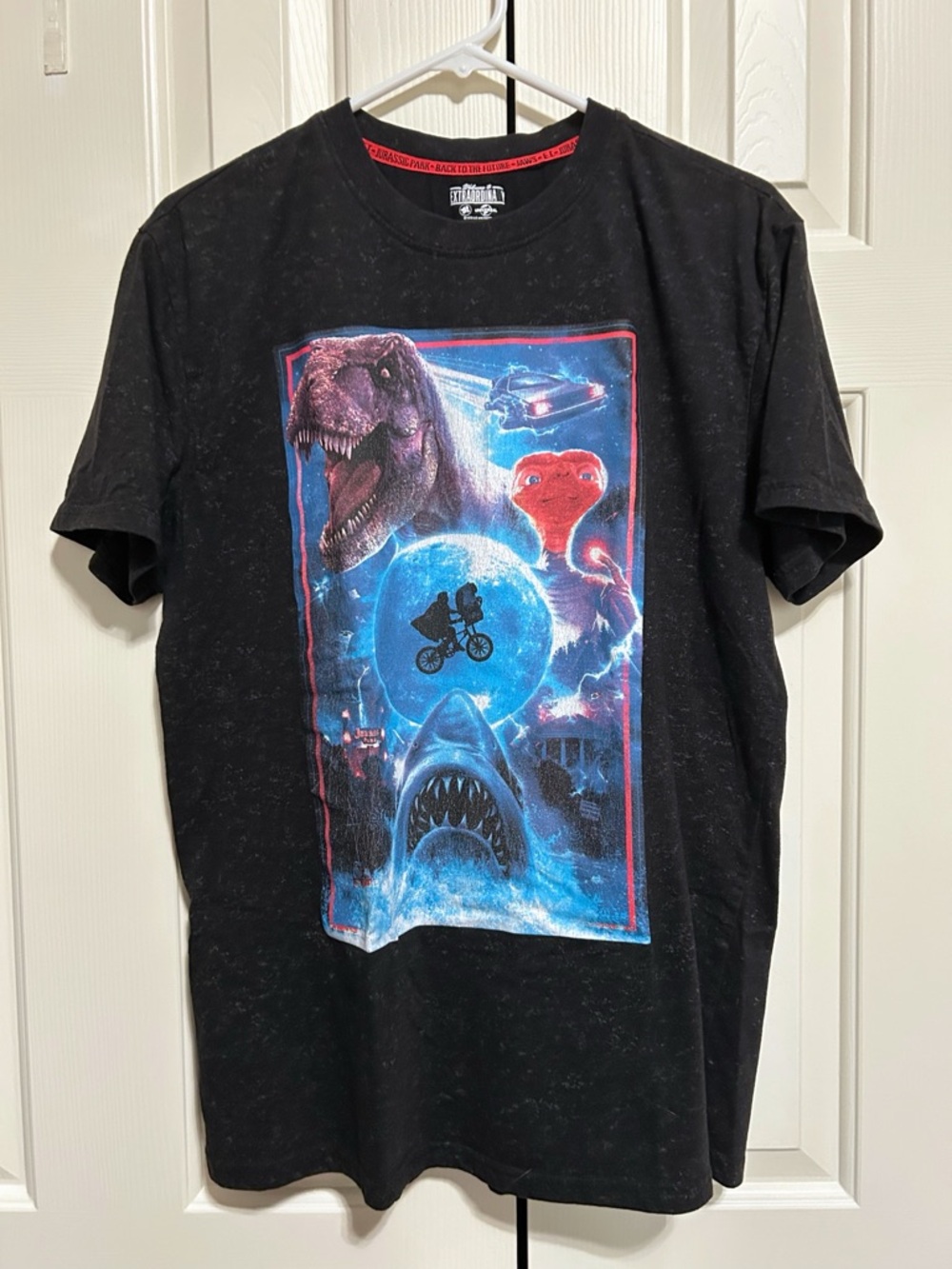 Universal Studios Welcome To Extraordinary Tee Large 80's Pop Culture Movie Icon